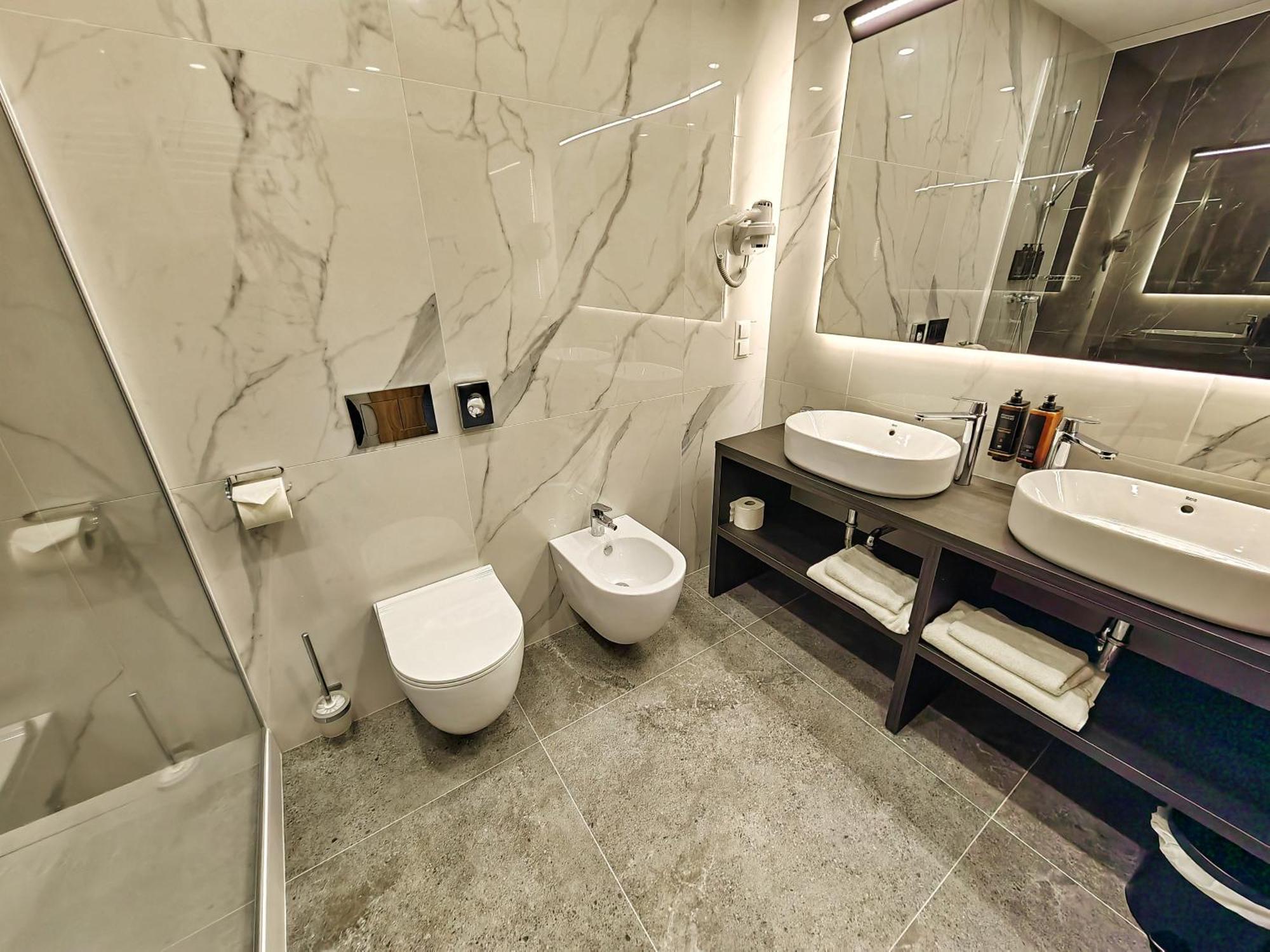 Mercure Hotel 3*